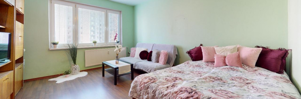 ZNOVU V PONUKE Veľký 3 izbový byt v petržalke