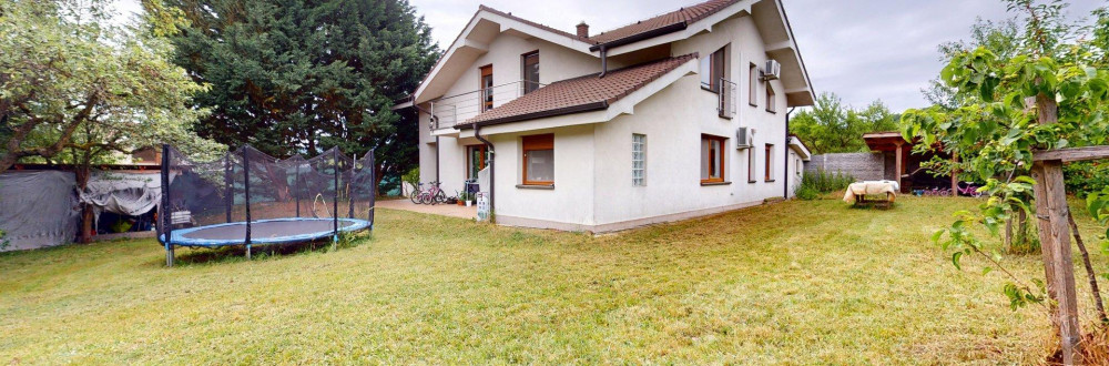 TOP MAKLÉR ponúka 7-izbový rodinný dom v Bratislave
