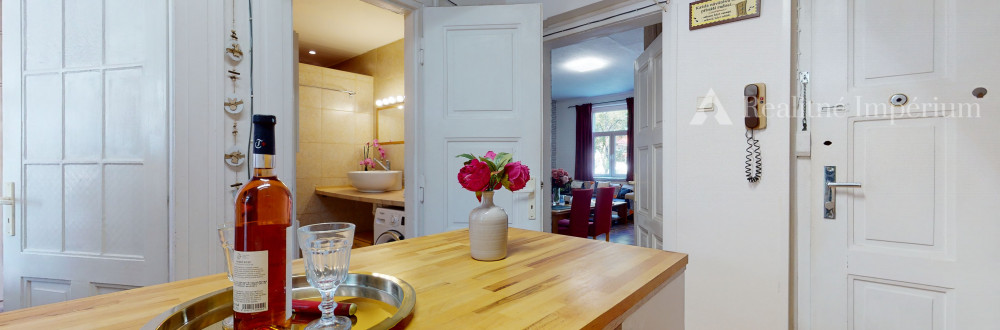 REALITNÉ IMPÉRIUM ponúka priestranný 2 izbový byt v blízkosti VIVO, CENTRAL, LAKESIDE Park + BONUS obrovský uzavretý súkromný dvor