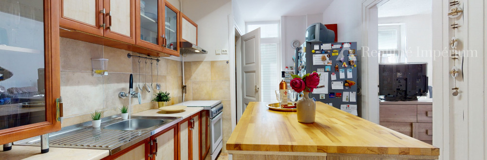 REALITNÉ IMPÉRIUM ponúka priestranný 2 izbový byt v blízkosti VIVO, CENTRAL, LAKESIDE Park + BONUS obrovský uzavretý súkromný dvor