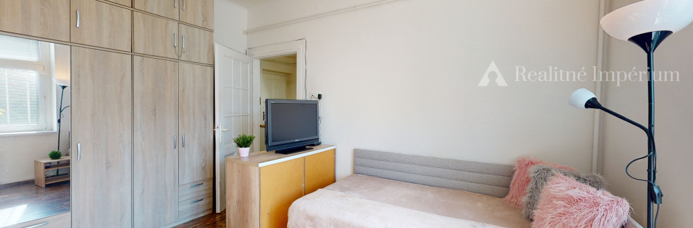 REALITNÉ IMPÉRIUM ponúka priestranný 2 izbový byt v blízkosti VIVO, CENTRAL, LAKESIDE Park + BONUS obrovský uzavretý súkromný dvor