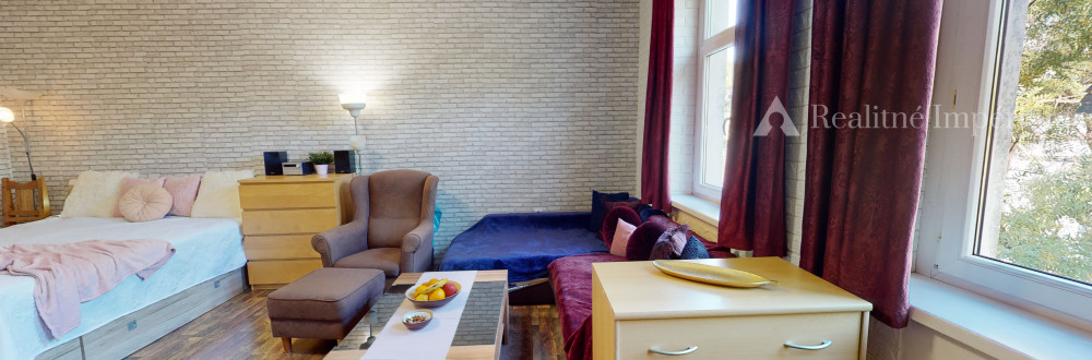 REALITNÉ IMPÉRIUM ponúka priestranný 2 izbový byt v blízkosti VIVO, CENTRAL, LAKESIDE Park + BONUS obrovský uzavretý súkromný dvor