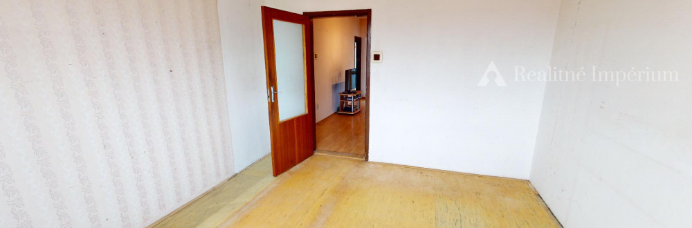 (PREDANÉ) REALITNÉ IMPÉRIUM Ponúka 3-izbový byt s predzáhradkou