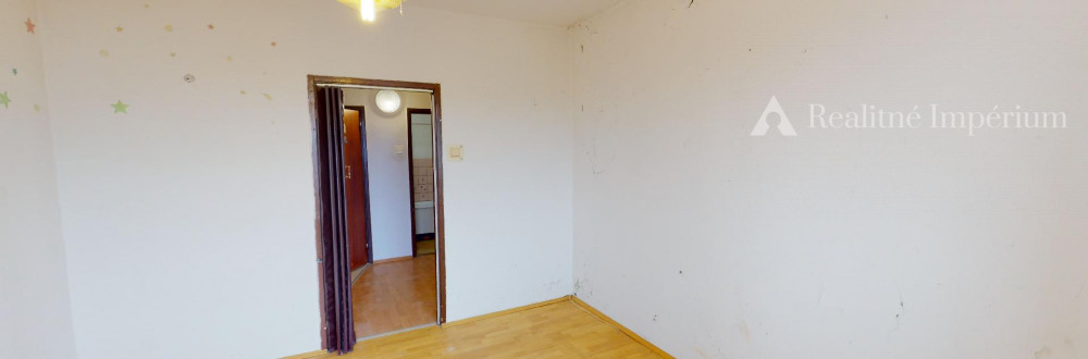 (PREDANÉ) REALITNÉ IMPÉRIUM Ponúka 3-izbový byt s predzáhradkou