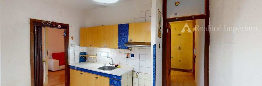 (PREDANÉ) REALITNÉ IMPÉRIUM Ponúka 3-izbový byt s predzáhradkou