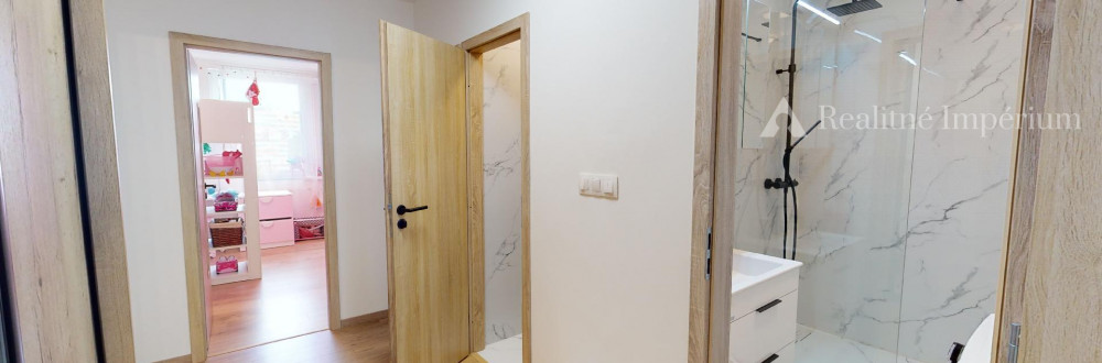 Vyšperkovaný 4 izbový byt na začiatku Petržalky na predaj