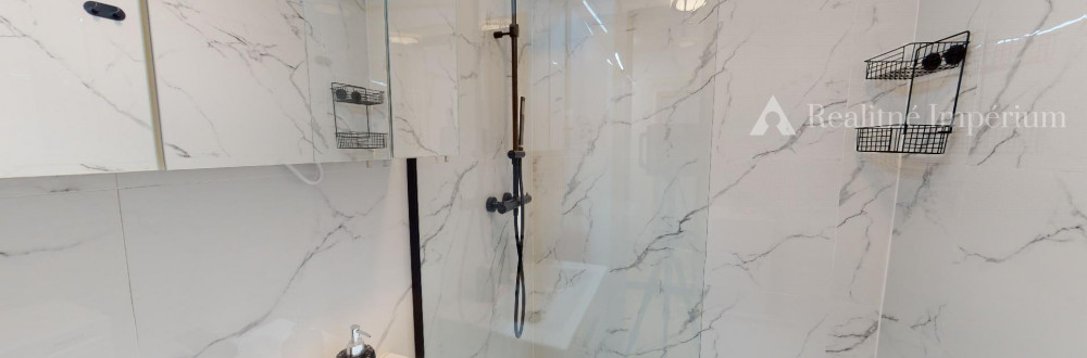 Vyšperkovaný 4 izbový byt na začiatku Petržalky na predaj