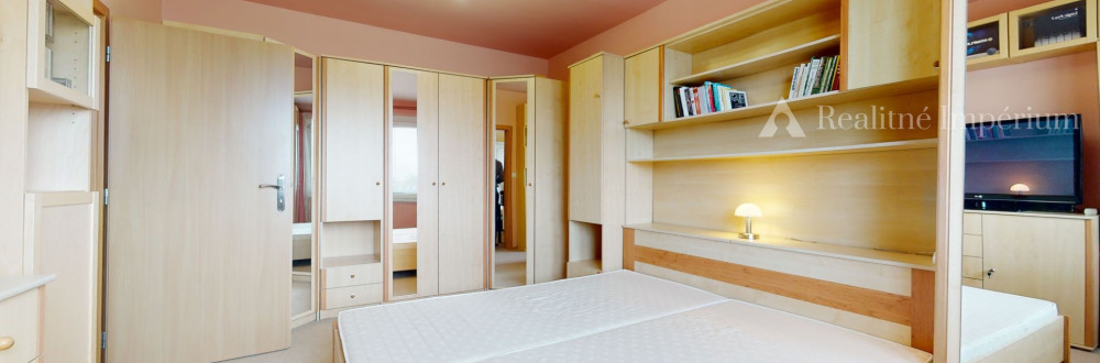 1 a pol izbový byt s obrovskou pivnicou vhodný na prenájom alebo AirBnB