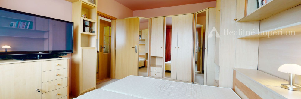 1 a pol izbový byt s obrovskou pivnicou vhodný na prenájom alebo AirBnB