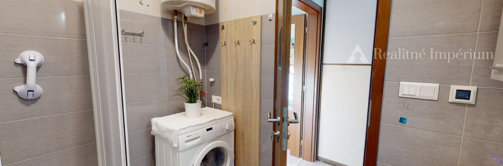 (PREDANÉ) Exkluzívna 2-Garsónka s balkónom a parkovacím miestom vo Vajnoroch za....