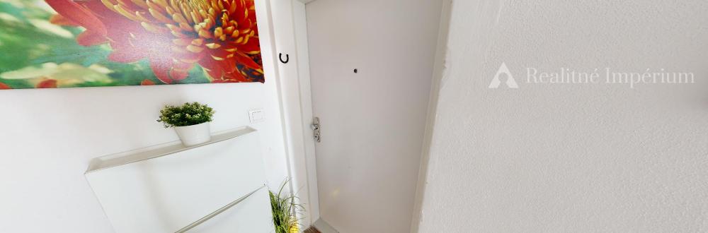 (PREDANÉ) Exkluzívna 2-Garsónka s balkónom a parkovacím miestom vo Vajnoroch za....