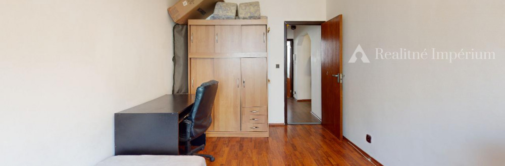 ZNOVU V PONUKE Veľký 3 izbový byt v petržalke