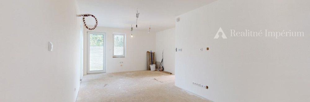 5 izbový rodinný dom v súkromnej časti Mokráň Záhon