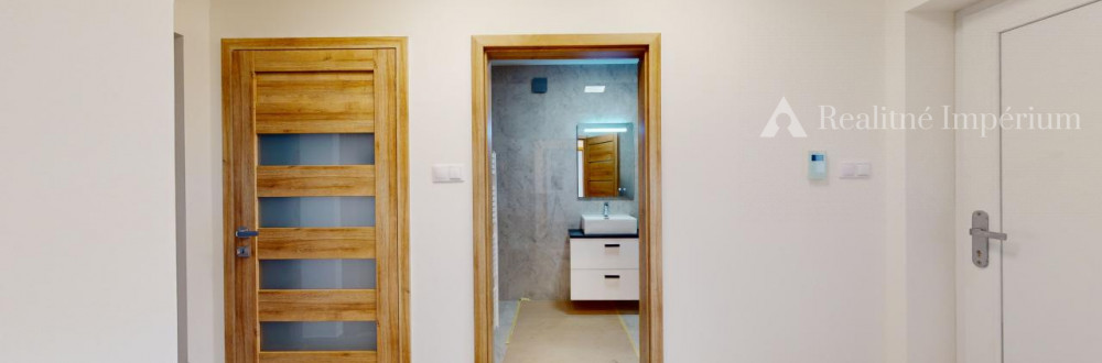 5 izbový rodinný dom v súkromnej časti Mokráň Záhon