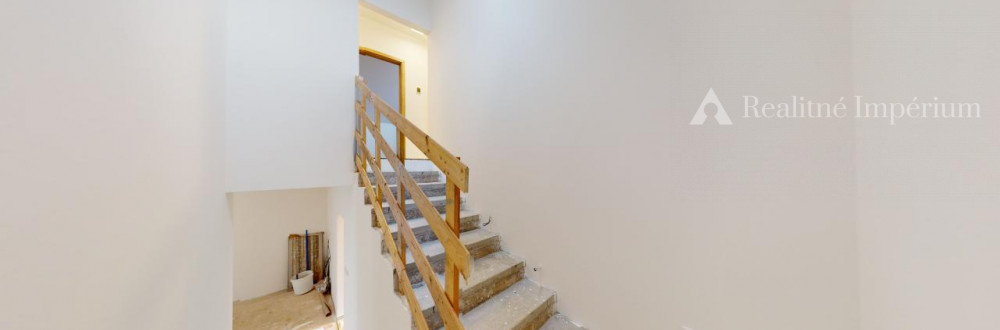 5 izbový rodinný dom v súkromnej časti Mokráň Záhon