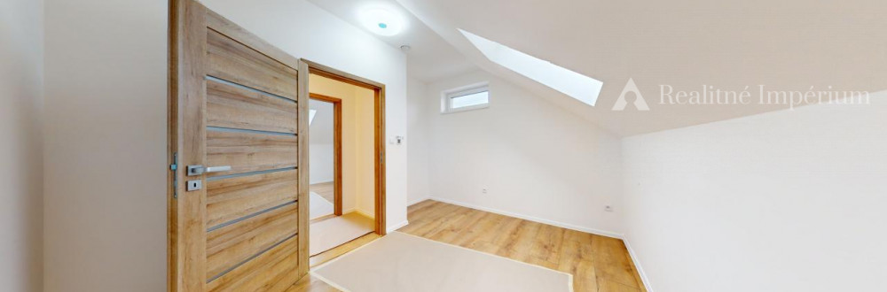 5 izbový rodinný dom v súkromnej časti Mokráň Záhon