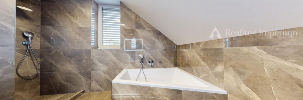 5 izbový rodinný dom v súkromnej časti Mokráň Záhon