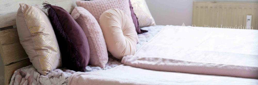 PREDANÉ - Veľký 4-izbový byt s prerobenou kúpeľňou