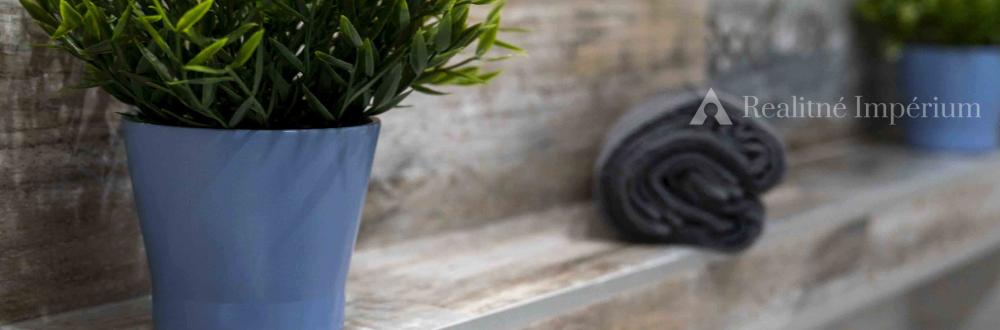 PREDANÉ - Veľký 4-izbový byt s prerobenou kúpeľňou