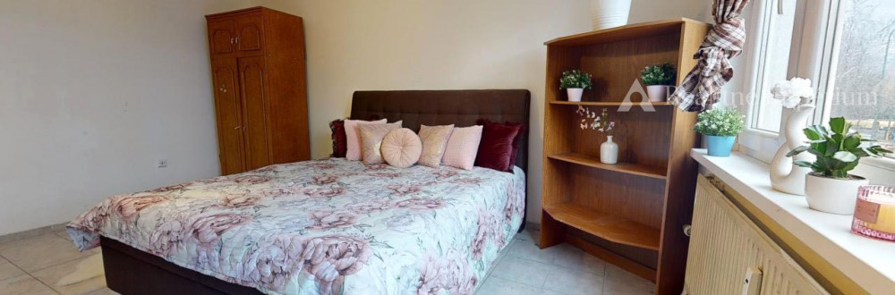 PREDANÉ - Veľký 4-izbový byt s prerobenou kúpeľňou