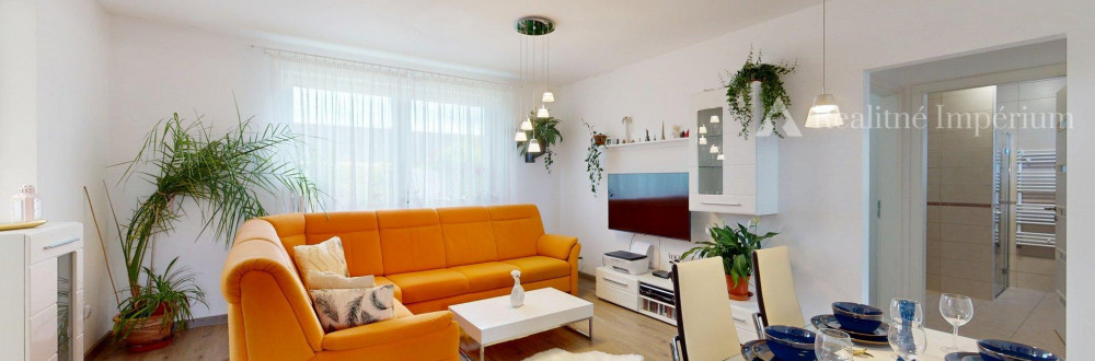 NA PREDAJ: Nádherný rodinný dom v Rajke – moderné bývanie