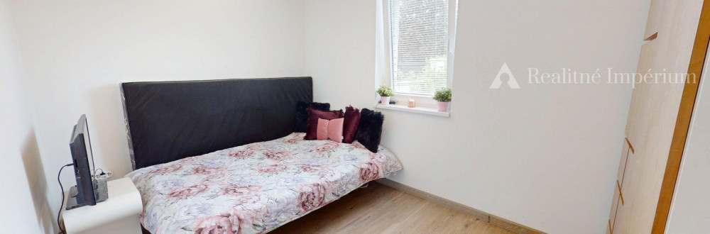 NA PREDAJ: Nádherný rodinný dom v Rajke – moderné bývanie