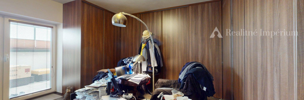 DVE TERASY, ZIMNÁ ZÁHRADA A VÝHĽAD NA CELÉ PODUNAJSKÉ BISKUPICE.