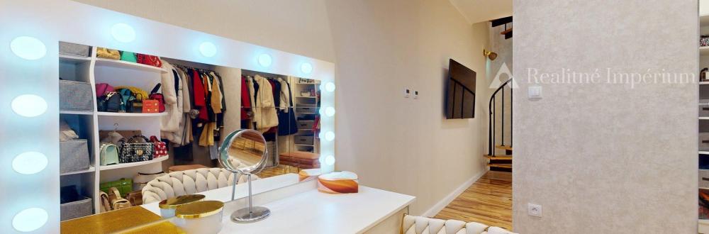 TOP MAKLÉR ponúka jedinečný 2-izbový mezonet, ktorý vás chytí za srdce – Rovinka, Hlavná ulica