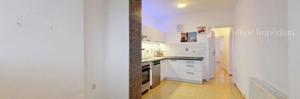 🏆 TOP MAKLÉR ponúka 3-izbový byt na Budatínskej 77