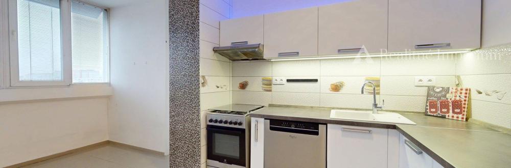 🏆 TOP MAKLÉR ponúka 3-izbový byt na Budatínskej 77