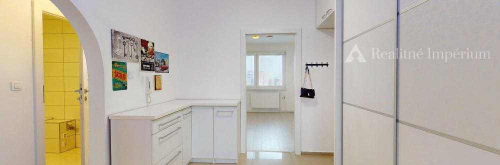 🏆 TOP MAKLÉR ponúka 3-izbový byt na Budatínskej 77