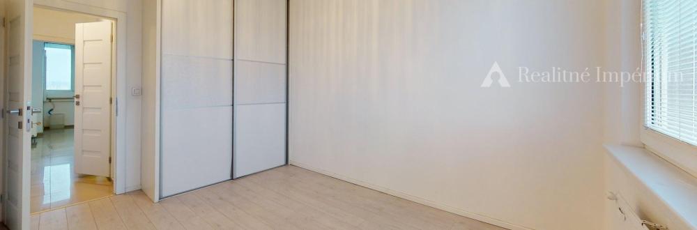 🏆 TOP MAKLÉR ponúka 3-izbový byt na Budatínskej 77