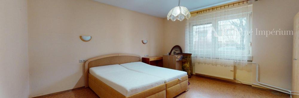 TOP MAKLÉR ponúka na predaj rodinný dom v pokojnej časti BA