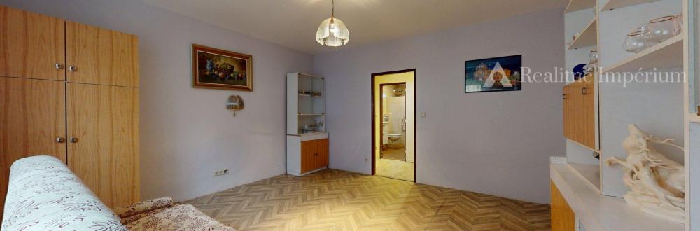 TOP MAKLÉR ponúka na predaj rodinný dom v pokojnej časti BA