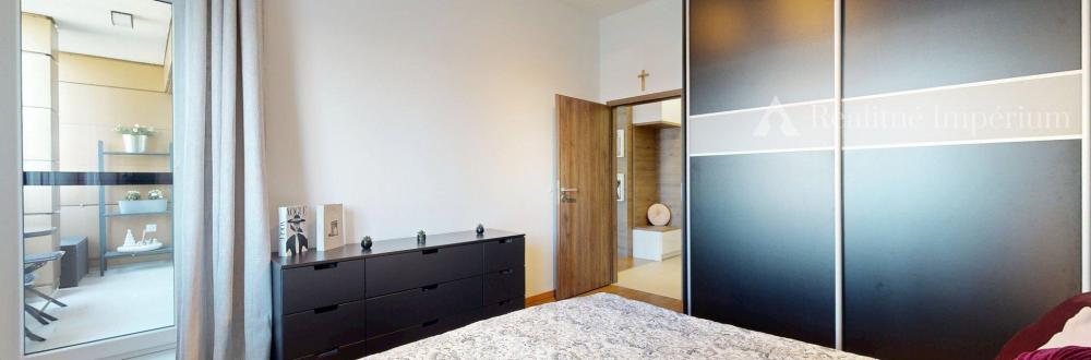 TOP MAKLÉR ponúka 2-izbový byt s balkónom a pivnicou
