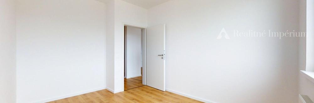 TOP MAKLÉR ponúka svetlý 2-izbový apartmán