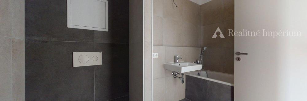 TOP MAKLÉR ponúka svetlý 2-izbový apartmán