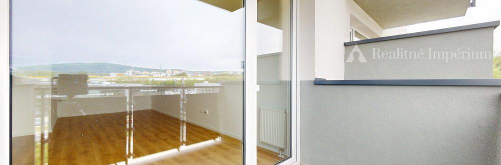 TOP MAKLÉR ponúka svetlý 2-izbový apartmán