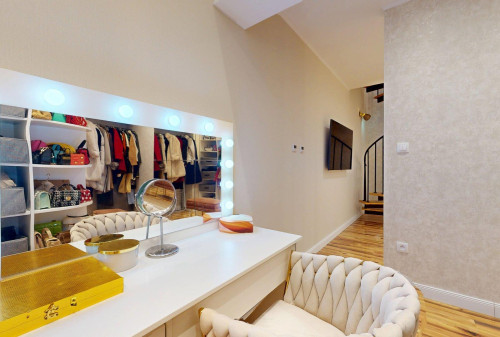 TOP MAKLÉR ponúka jedinečný 2-izbový mezonet, ktorý vás chytí za srdce – Rovinka, Hlavná ulica