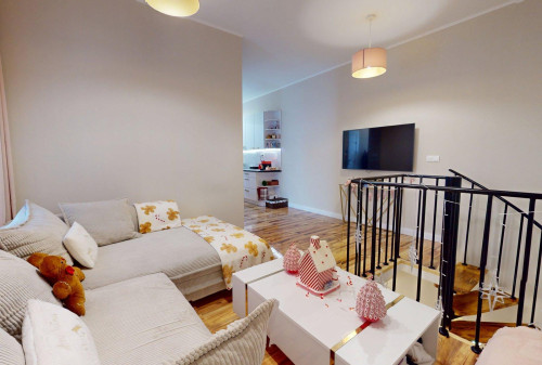 TOP MAKLÉR ponúka jedinečný 2-izbový mezonet, ktorý vás chytí za srdce – Rovinka, Hlavná ulica