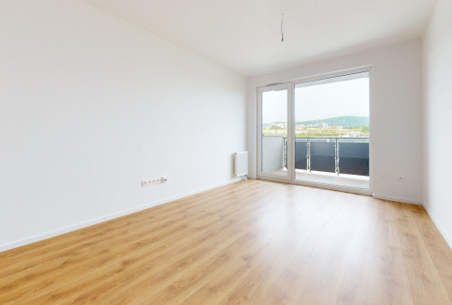 TOP MAKLÉR ponúka svetlý 2-izbový apartmán