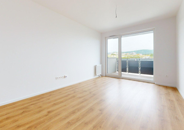 TOP MAKLÉR ponúka svetlý 2-izbový apartmán